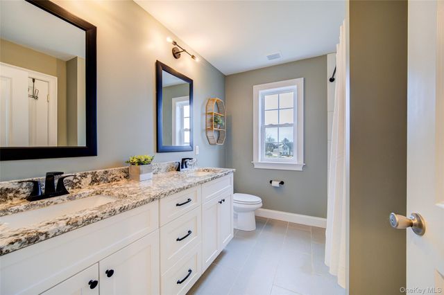 64 Fox Hill Run, Rock Tavern, NY 12575