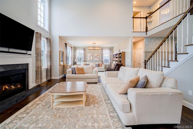 64 Fox Hill Run, Rock Tavern, NY 12575