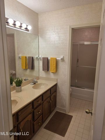 8625 Deer Creek Circle, Olive Branch, MS 38654