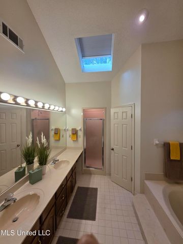 8625 Deer Creek Circle, Olive Branch, MS 38654