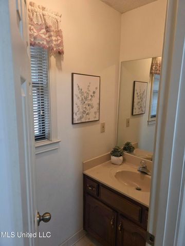 8625 Deer Creek Circle, Olive Branch, MS 38654