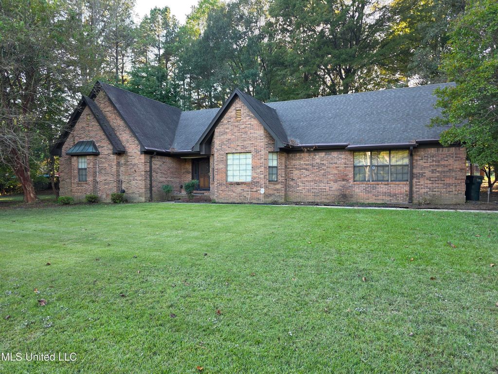 8625 Deer Creek Circle, Olive Branch, MS 38654