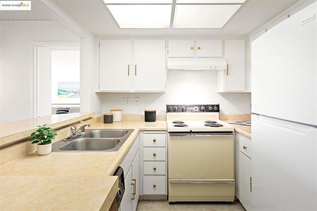 1000 Evergreen Terrace 1205, San Pablo, CA 94804