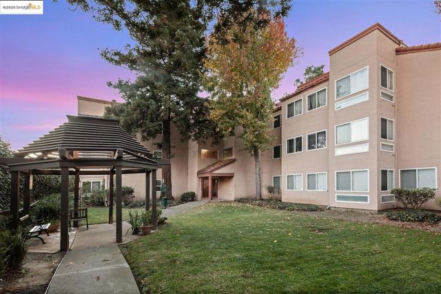 1000 Evergreen Terrace 1205, San Pablo, CA 94804