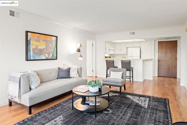 1000 Evergreen Terrace 1205, San Pablo, CA 94804