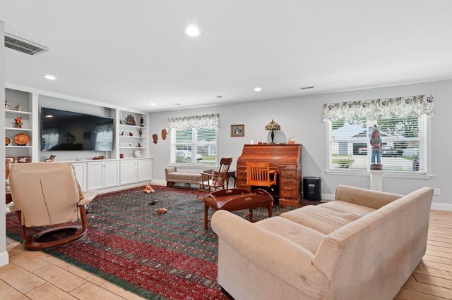 4625 Boxwood Dr., Myrtle Beach, SC 29588