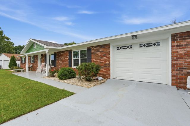 4625 Boxwood Dr., Myrtle Beach, SC 29588