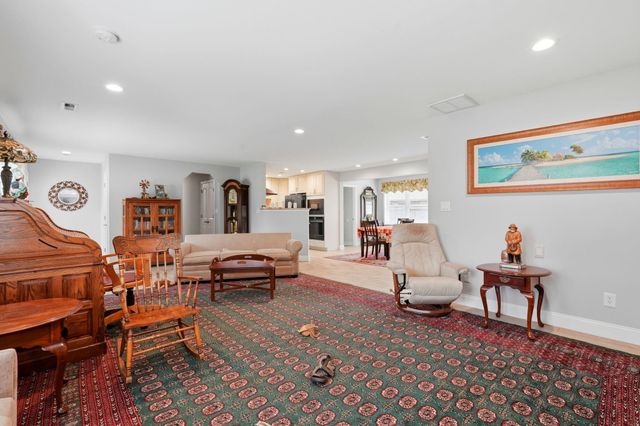 4625 Boxwood Dr., Myrtle Beach, SC 29588