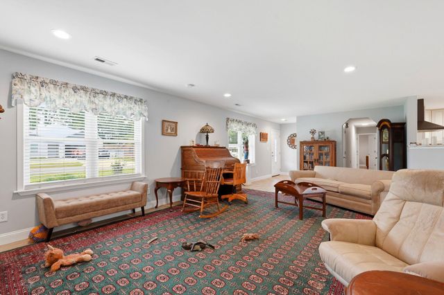 4625 Boxwood Dr., Myrtle Beach, SC 29588