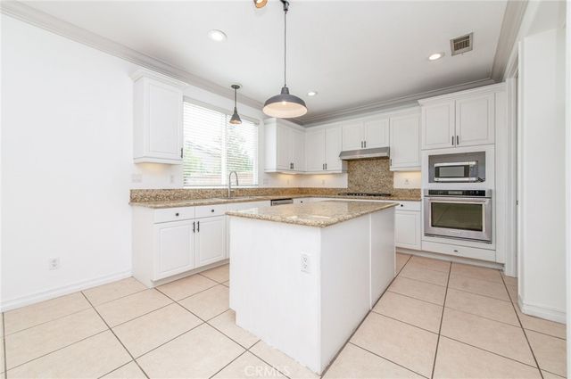 6915 Cedar Creek, Eastvale, CA 92880