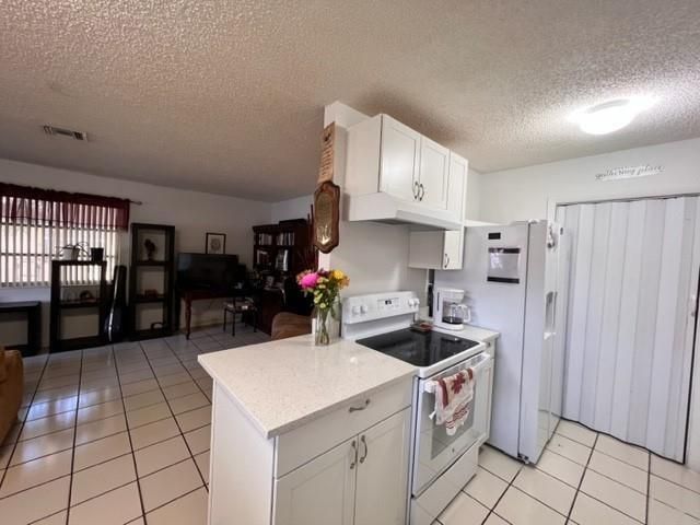 7624 SW 10th St, North Lauderdale, FL 33068