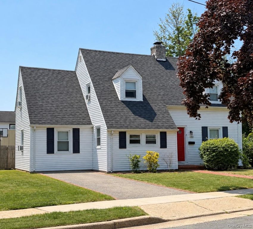 4 Primrose Lane, Hempstead, NY 11550