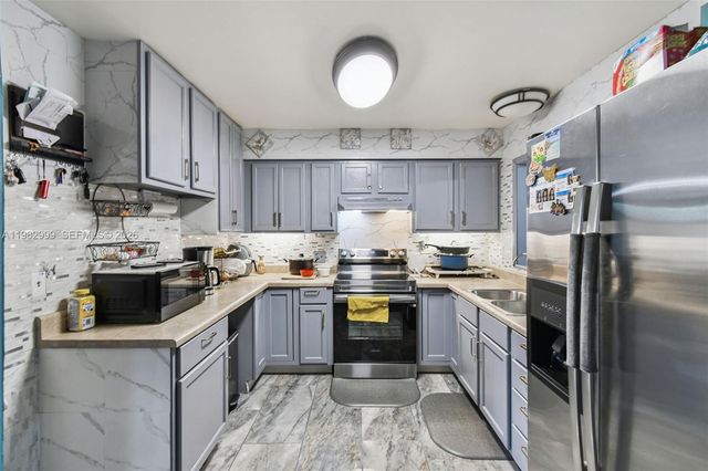 25309 Carnoustie Drive, Sorrento, FL 32776