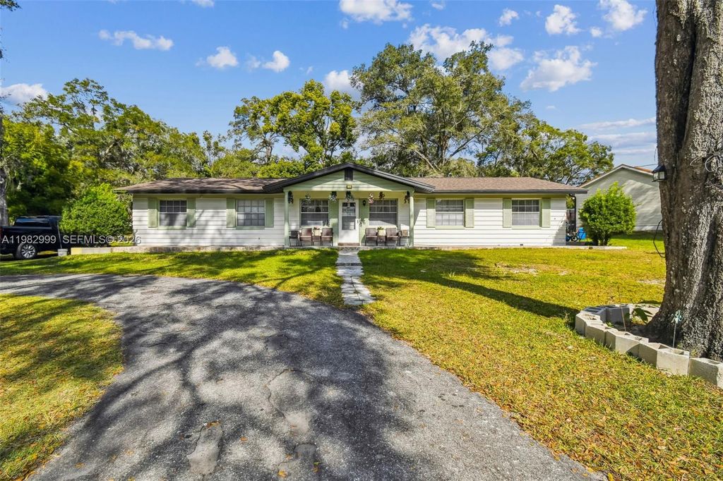 25309 Carnoustie Drive, Sorrento, FL 32776