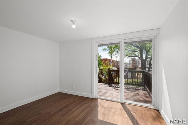 4936 Shaw Avenue, St Louis, MO 63110