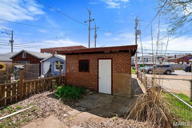 4936 Shaw Avenue, St Louis, MO 63110