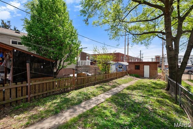 4936 Shaw Avenue, St Louis, MO 63110