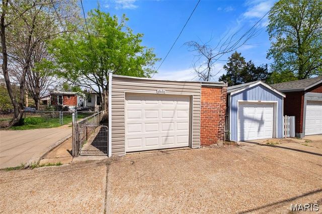 4936 Shaw Avenue, St Louis, MO 63110