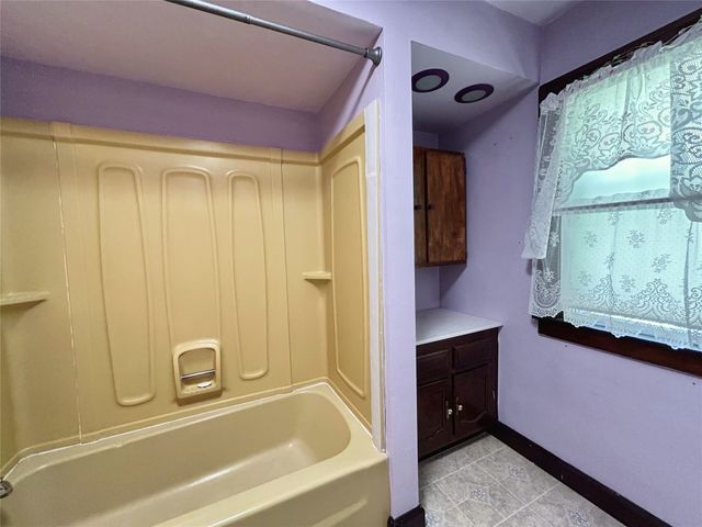 1219 W 32ND Street, Erie, PA 16508