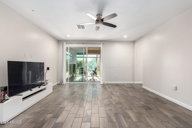 1927 W PLUM Road, Phoenix, AZ 85085