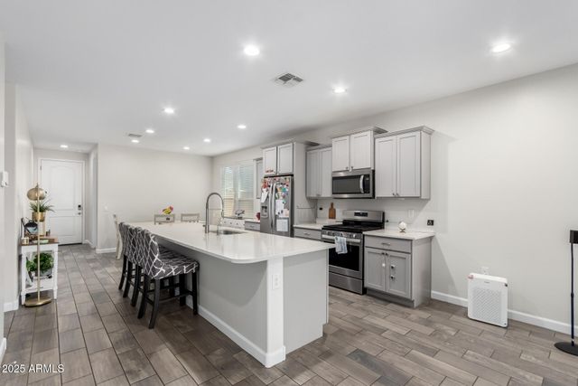 1927 W PLUM Road, Phoenix, AZ 85085