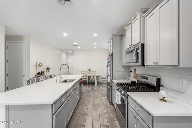 1927 W PLUM Road, Phoenix, AZ 85085