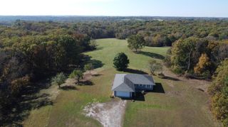 460 COUNTY RD 208, Fayette, MO 65248