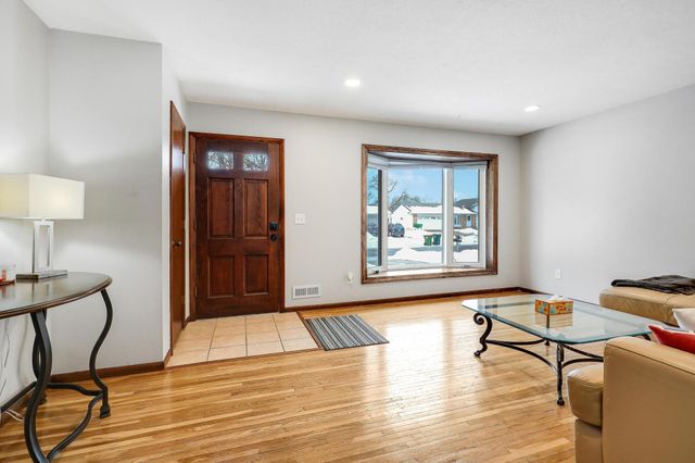 2909 109th Avenue NW, Coon Rapids, MN 55433