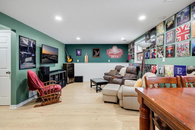 2909 109th Avenue NW, Coon Rapids, MN 55433