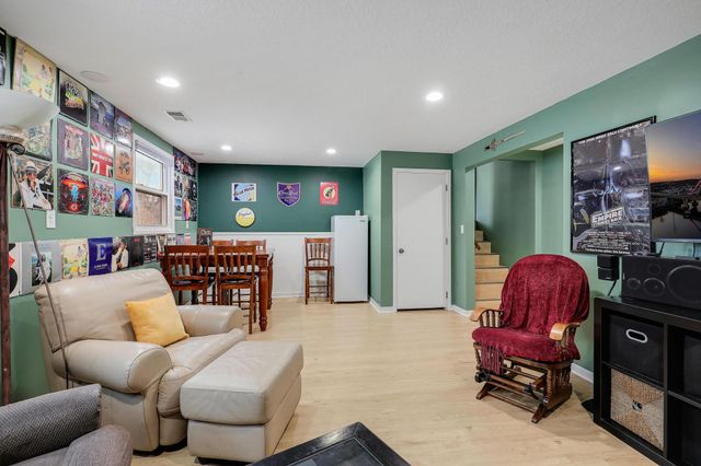 2909 109th Avenue NW, Coon Rapids, MN 55433