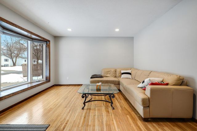 2909 109th Avenue NW, Coon Rapids, MN 55433