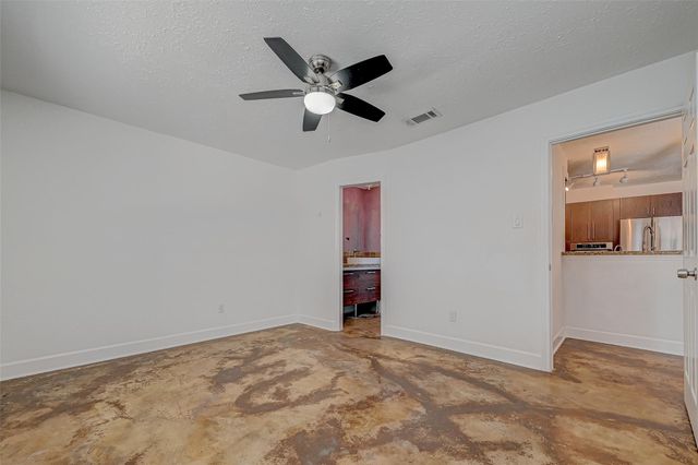 311 Baycrest Drive, League City, TX 77573