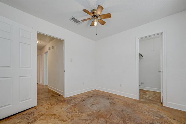 311 Baycrest Drive, League City, TX 77573