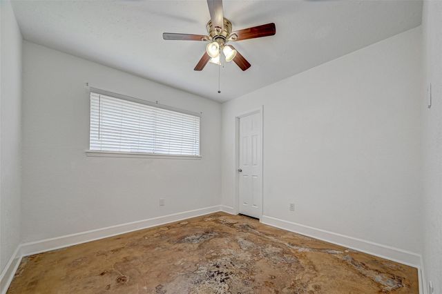 311 Baycrest Drive, League City, TX 77573