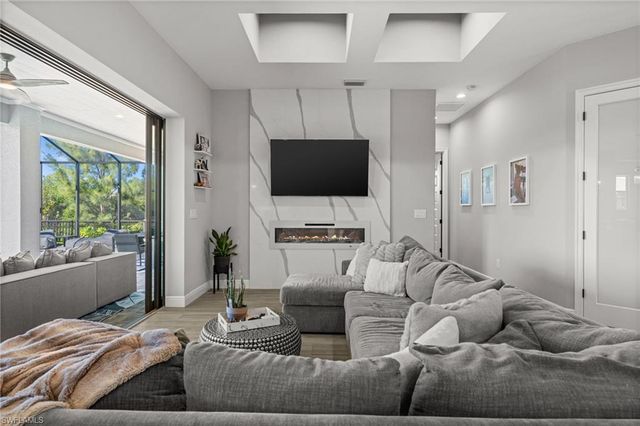 2818 Old Burnt Store RD N, Cape Coral, FL 33993