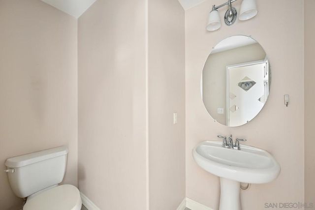 5074 Cascade Way 102, Oceanside, CA 92057