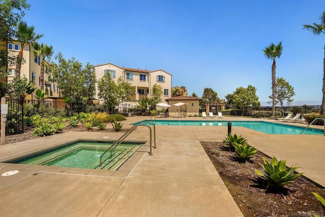 5074 Cascade Way 102, Oceanside, CA 92057