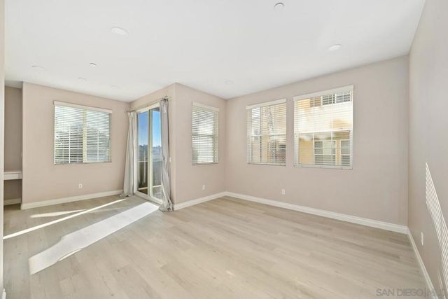 5074 Cascade Way 102, Oceanside, CA 92057