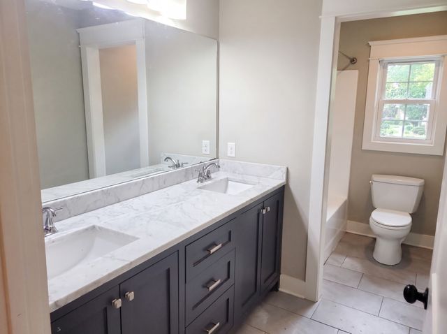 521 Autumnstone Ln, Bowling Green, KY 42103