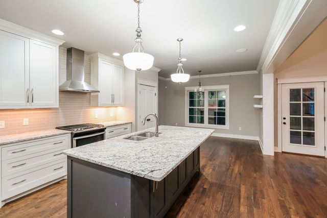 521 Autumnstone Ln, Bowling Green, KY 42103