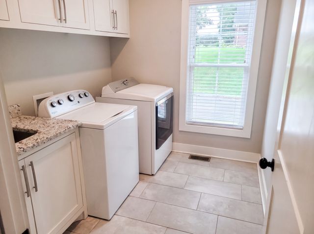 521 Autumnstone Ln, Bowling Green, KY 42103