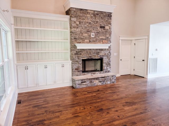 521 Autumnstone Ln, Bowling Green, KY 42103