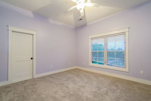 521 Autumnstone Ln, Bowling Green, KY 42103