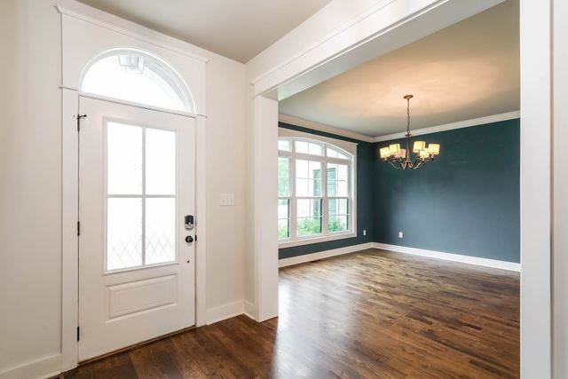 521 Autumnstone Ln, Bowling Green, KY 42103