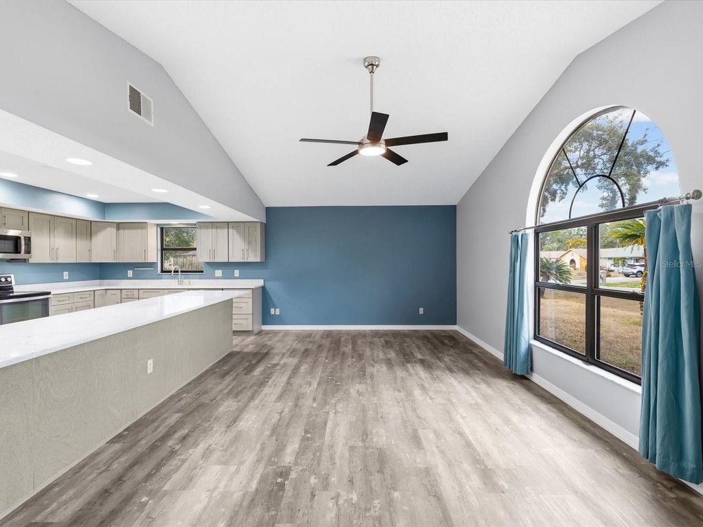 Image 14 of property listing at 2089 DANFORTH ROAD, Spring Hill, FL 34608