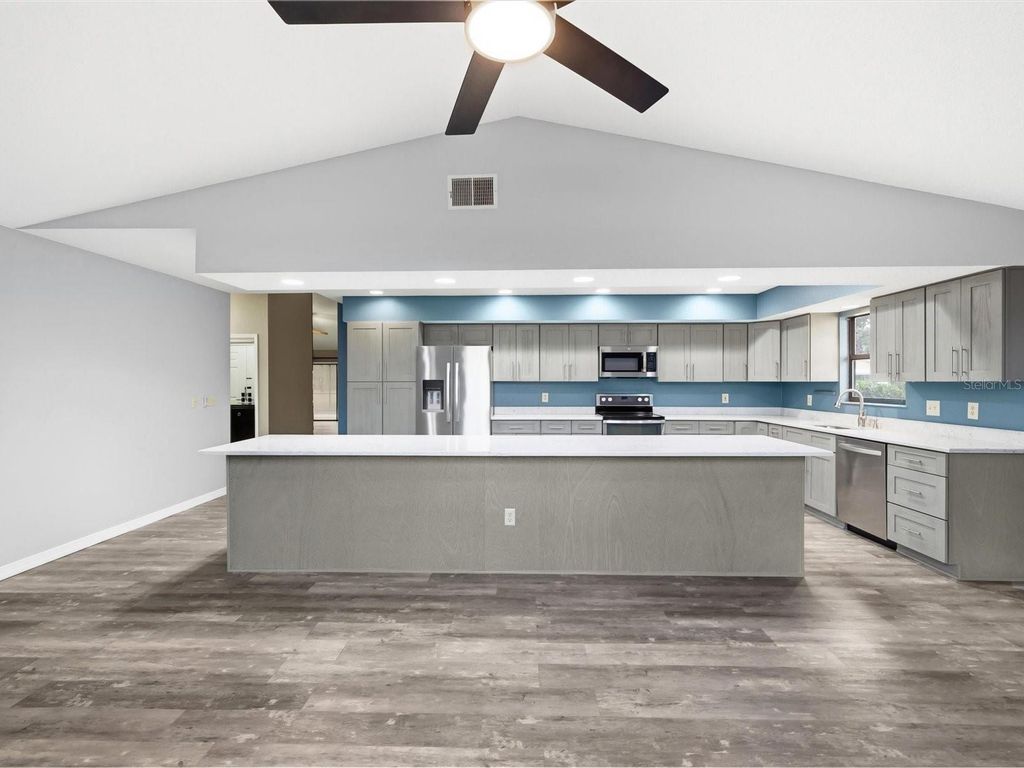 Image 16 of property listing at 2089 DANFORTH ROAD, Spring Hill, FL 34608