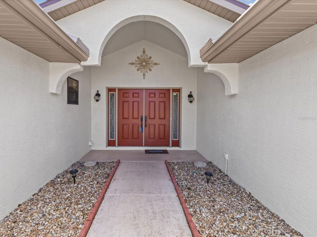 Image 4 of property listing at 2089 DANFORTH ROAD, Spring Hill, FL 34608