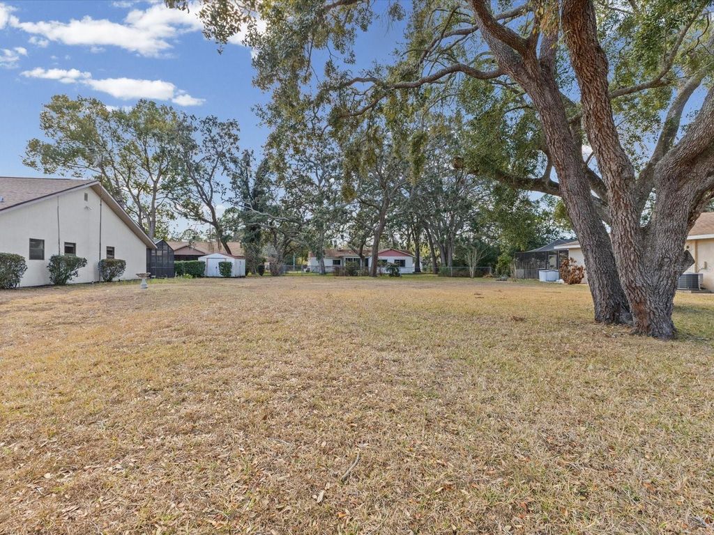 Image 60 of property listing at 2089 DANFORTH ROAD, Spring Hill, FL 34608