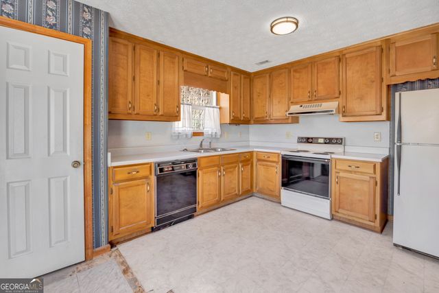 2067 Brandy Woods Drive SE, Conyers, GA 30013