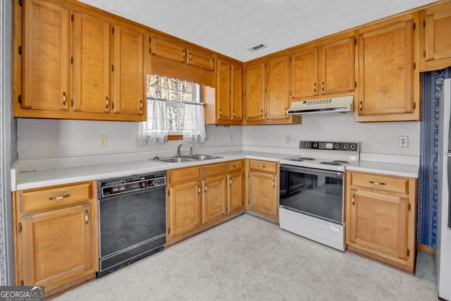 2067 Brandy Woods Drive SE, Conyers, GA 30013